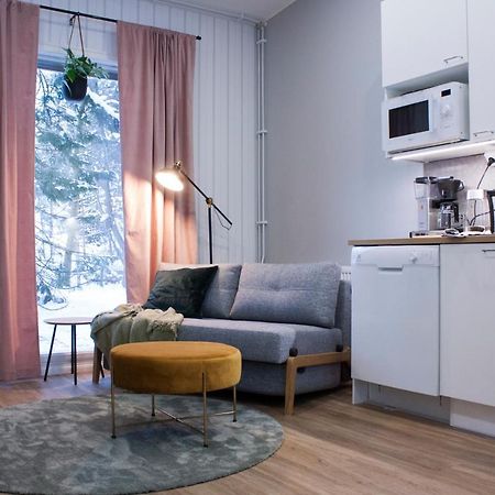 Studio 7, Air-Conditioned, 1 Free Parking, Calm Own Entrance Jyväskylä 外观 照片